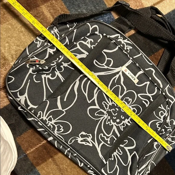 Tag Black and White Floral Laptop Bag - Picture 6 of 9